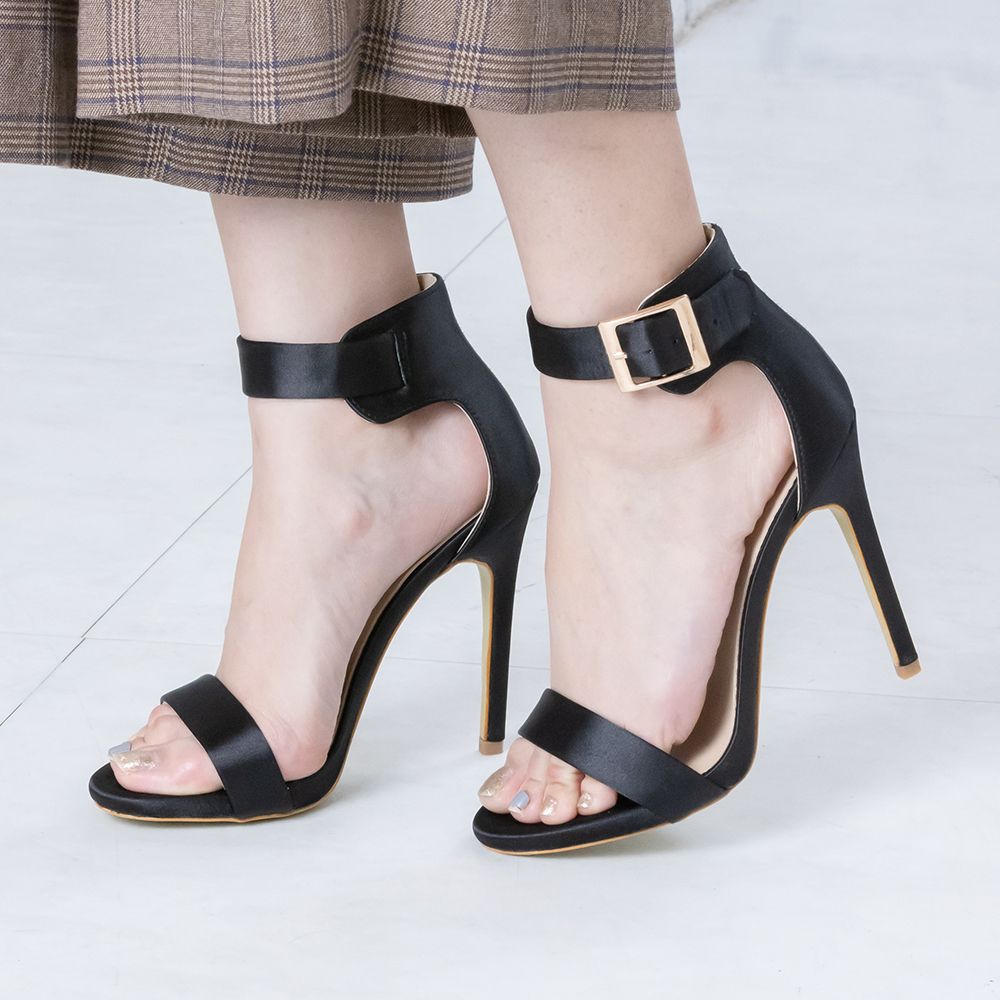 Glossy high heel