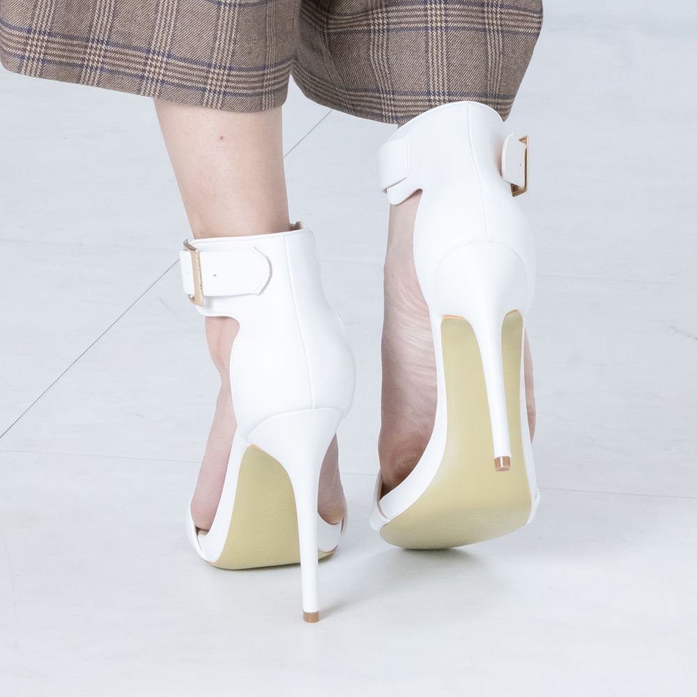 Glossy high heel