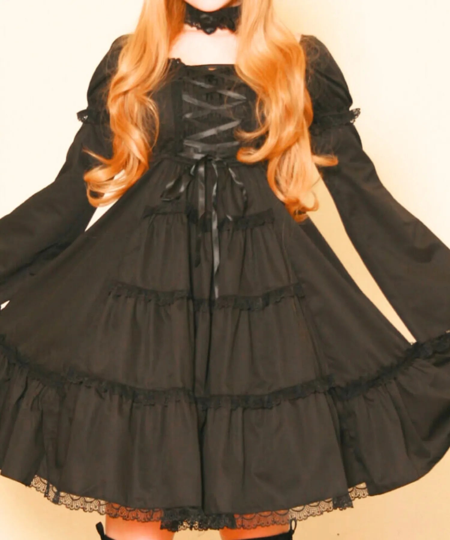 Bust with choker dressed dress