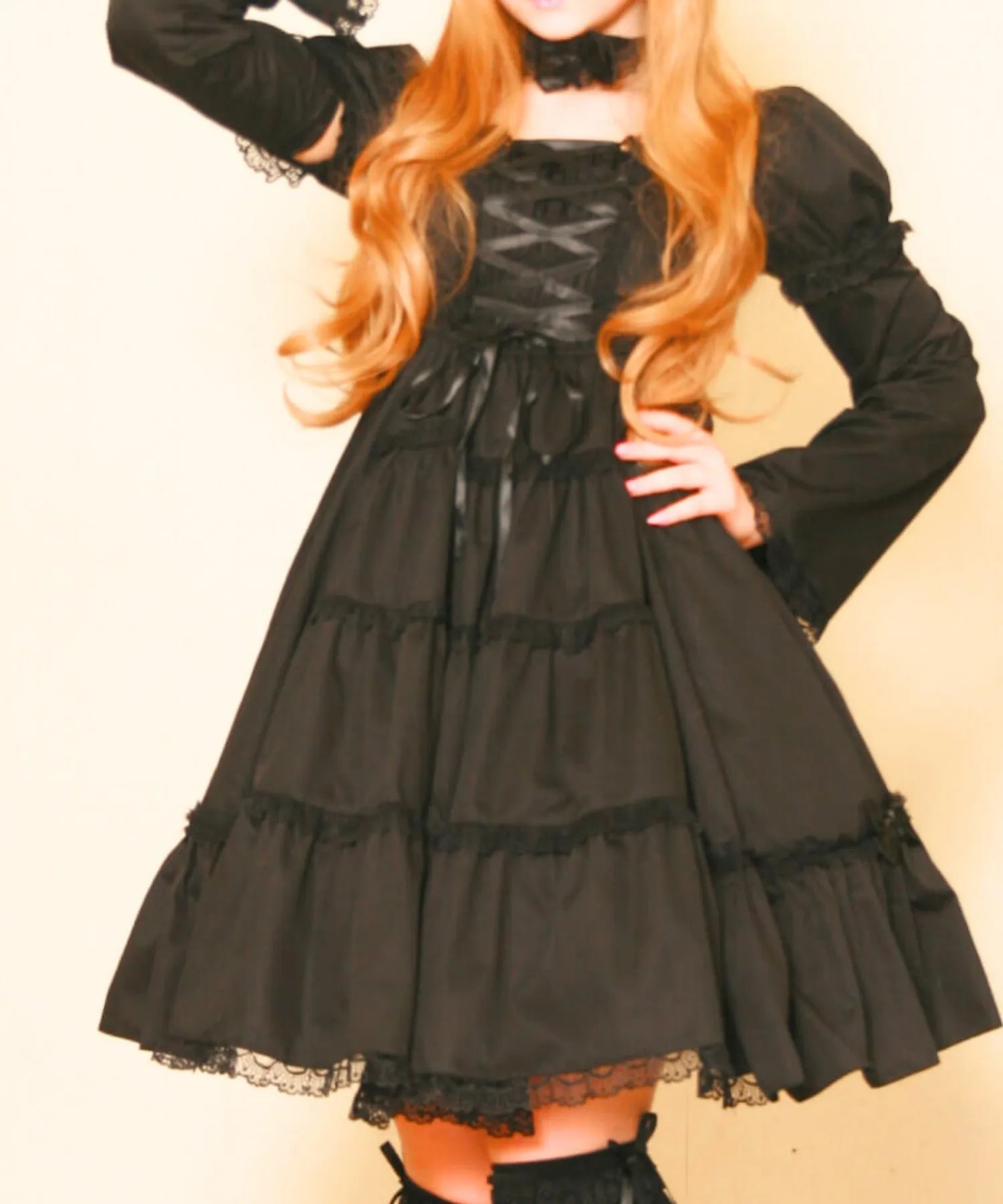 Bust with choker dressed dress