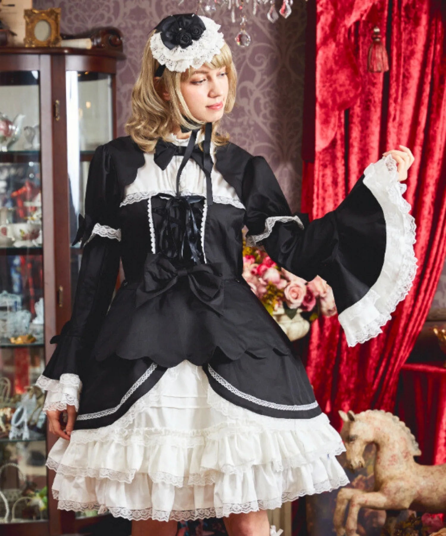 Princess sleeves and plenty of frilled bicolor dress