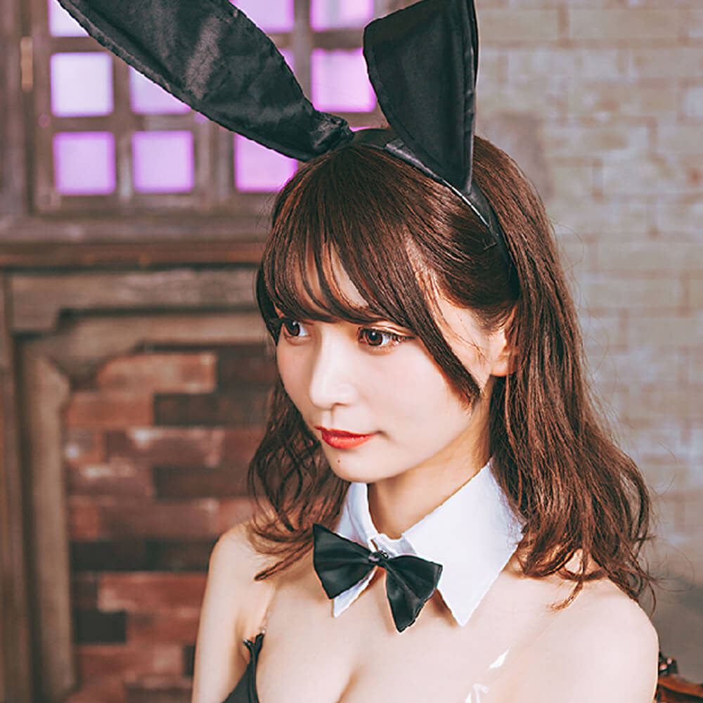 Basic bunny girl costume with transparent strap