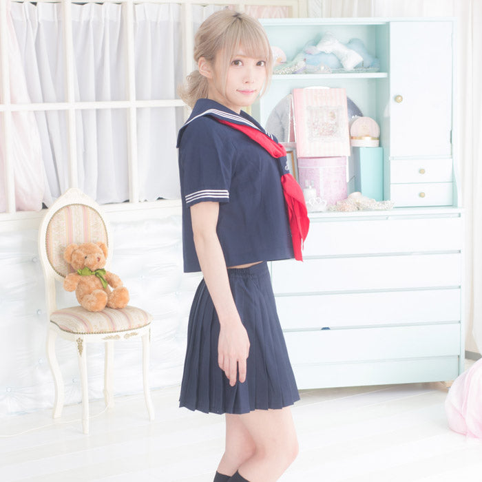 Navy short-sleeved sailor uniform with scarf clasp