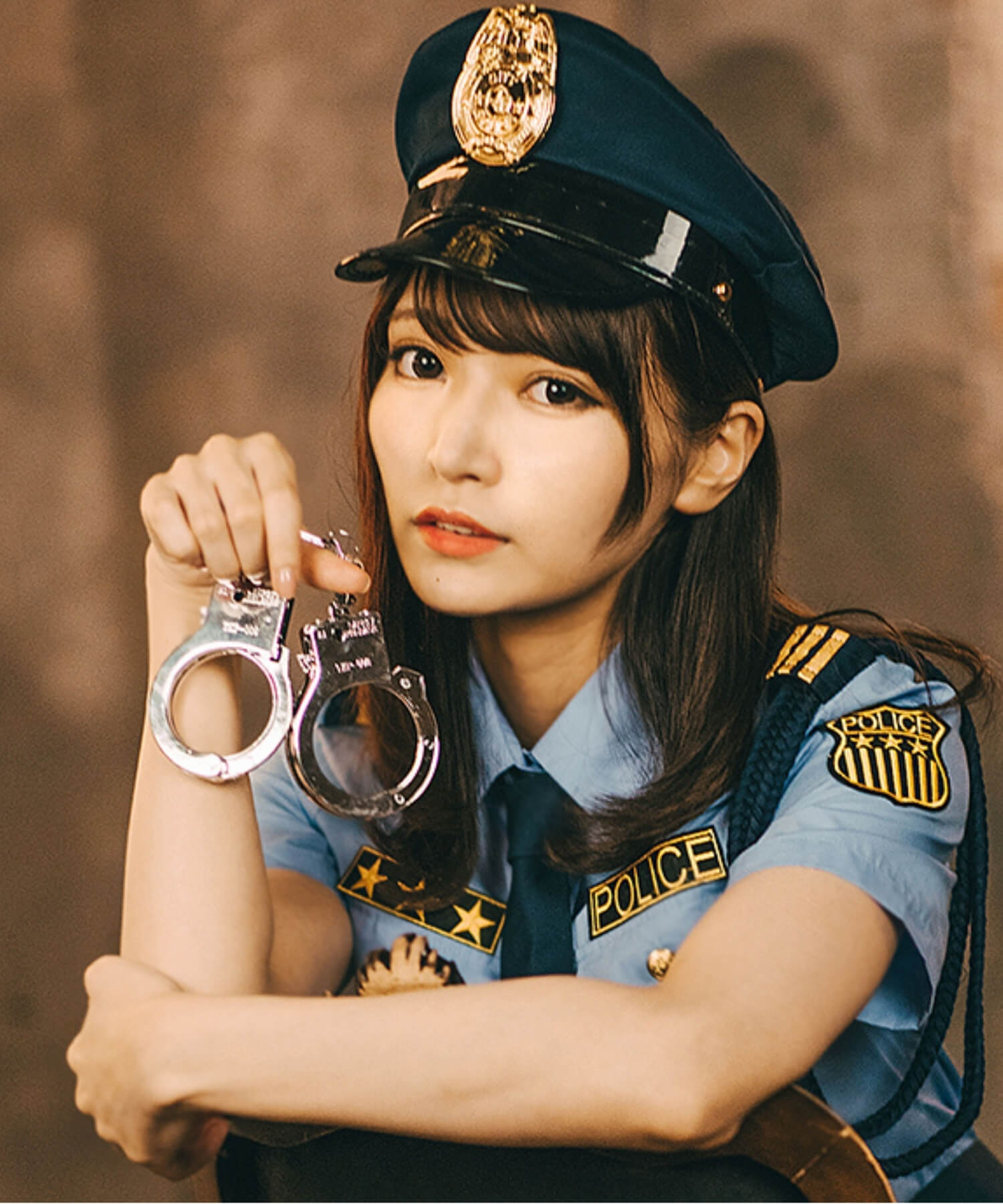 6-Piece Saxe Collar Shirt Police Costume Set with Handcuffs