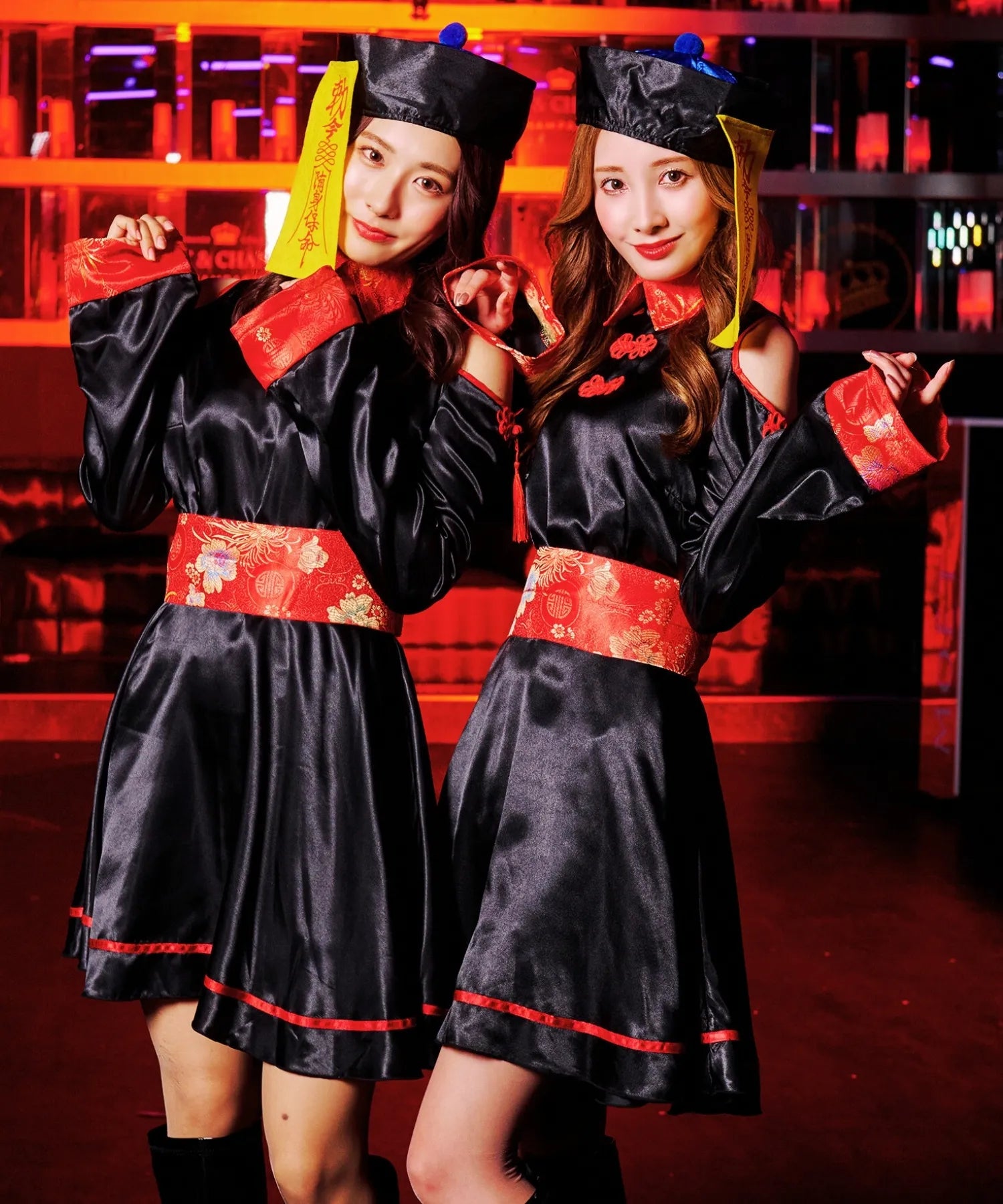 選べる2カラー! 肩出しチャイナキョンシーワンピース | BODYLINE