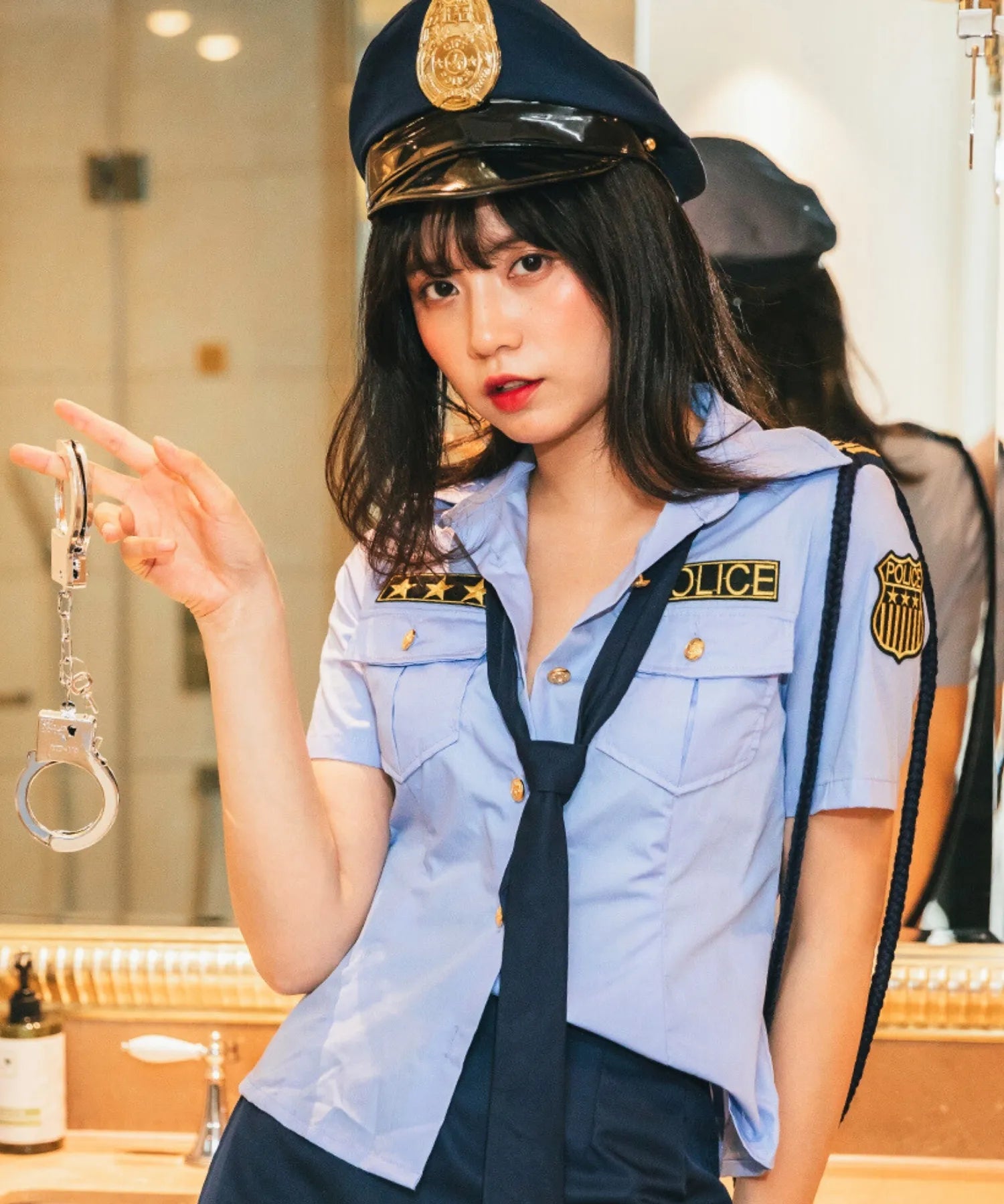 Standard saxe-colored police 6-piece set with handcuffs