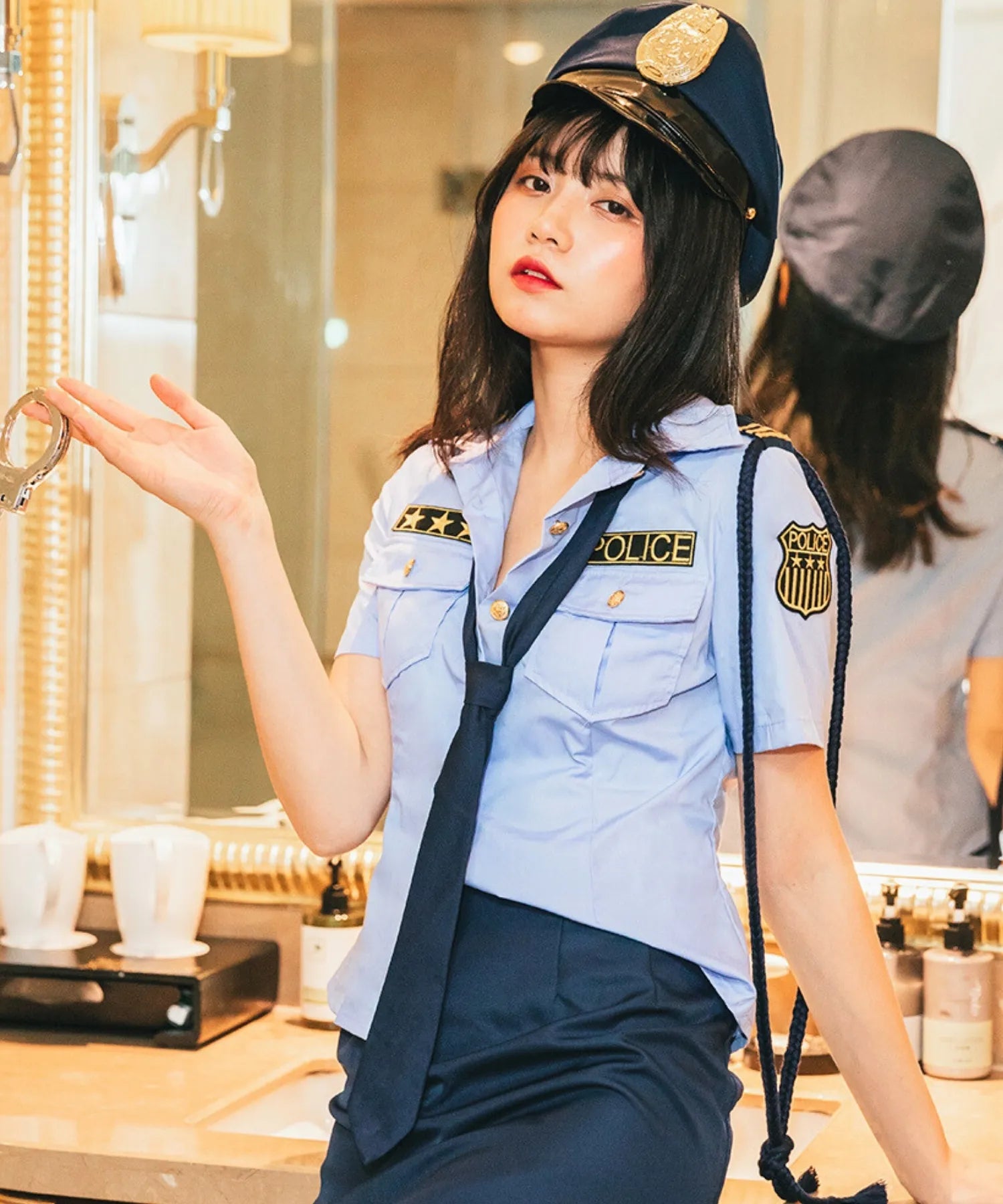 Standard saxe-colored police 6-piece set with handcuffs