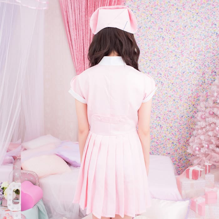 Nurse dress of pleated skirt