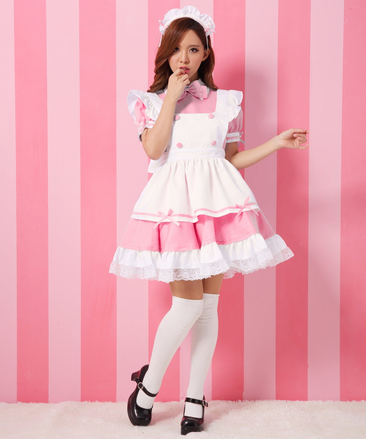 ピンクとサックスカラーのエンジェルメイド服