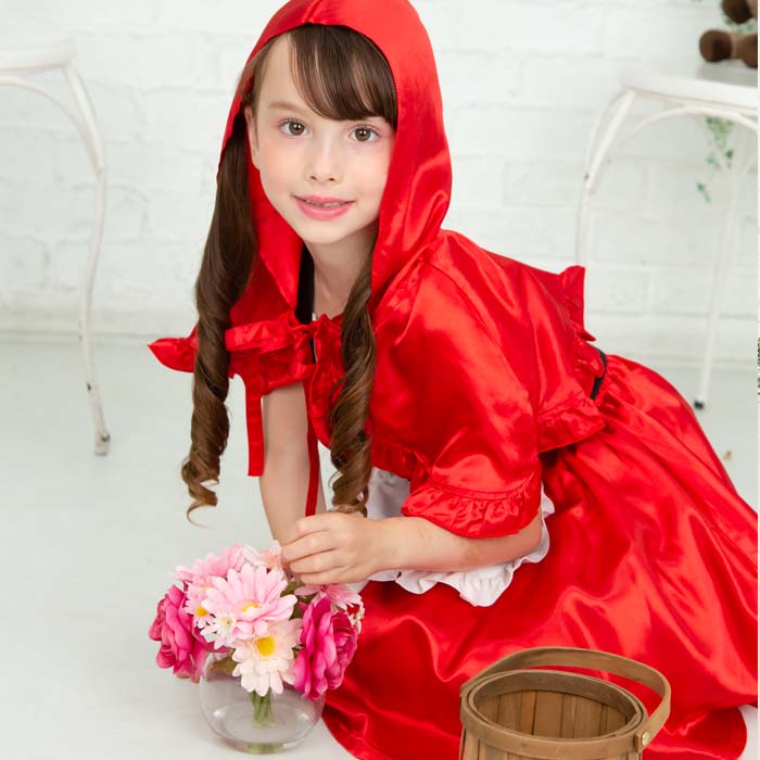 ワンピース 赤ケープ 着せ替え人形 いちご柄 ワンピース 赤いケープ 女の子 布 ドール 着せ替え 28cmサイズ - MIXJAM byGMOペパボ 国内最大級のハンドメイド・手作り通販サイト