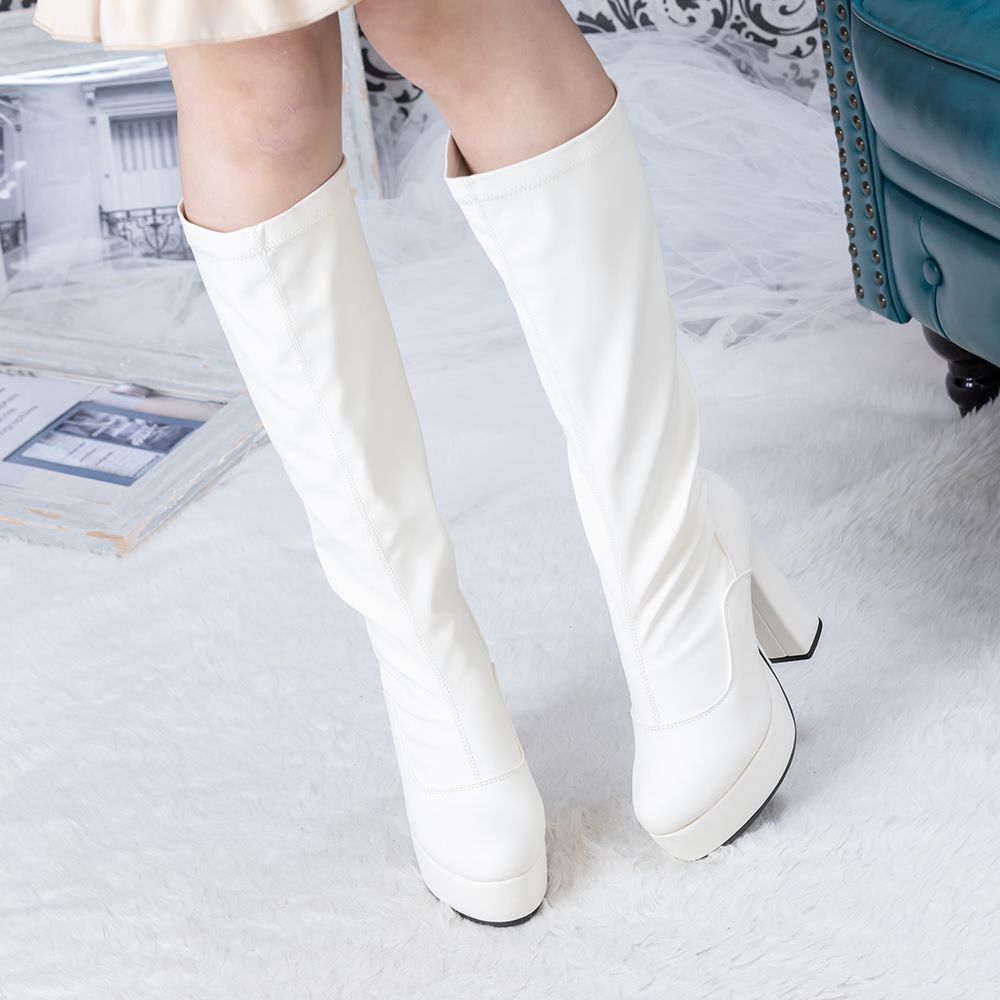 Basic heel boots