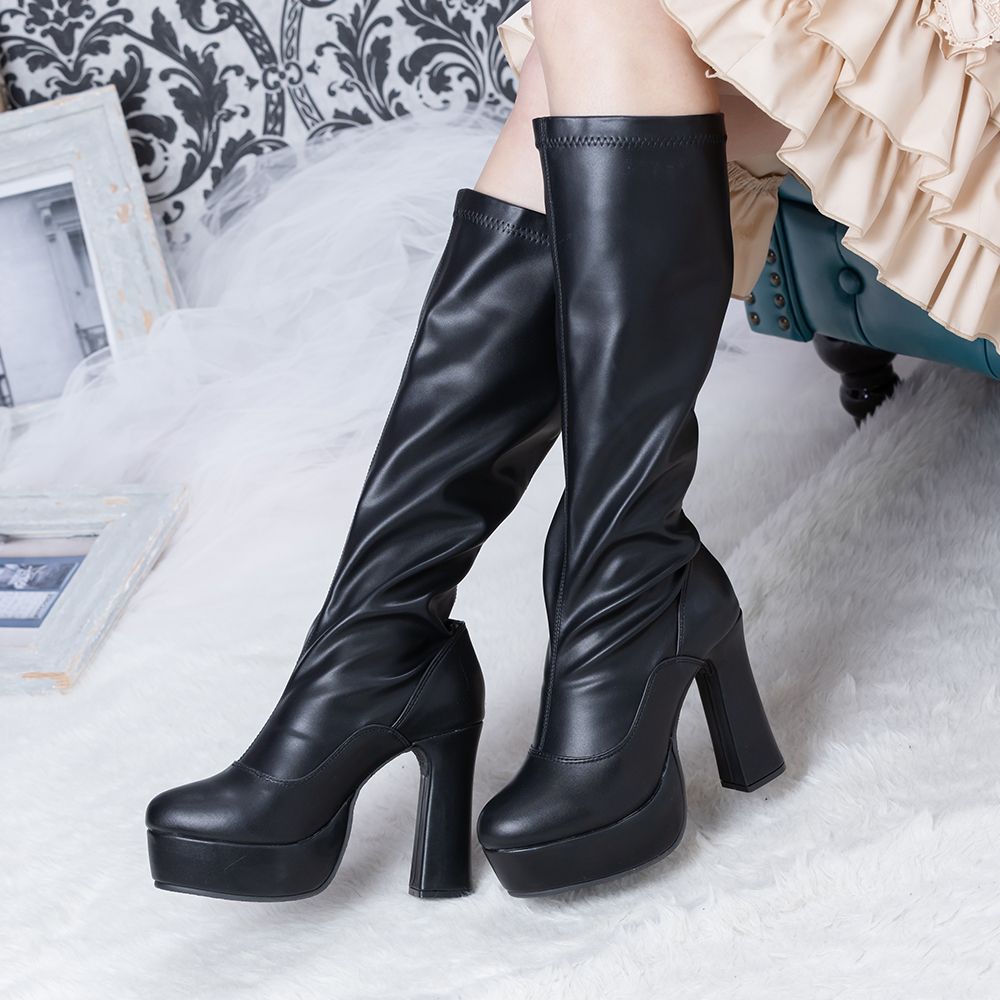 Basic heel boots