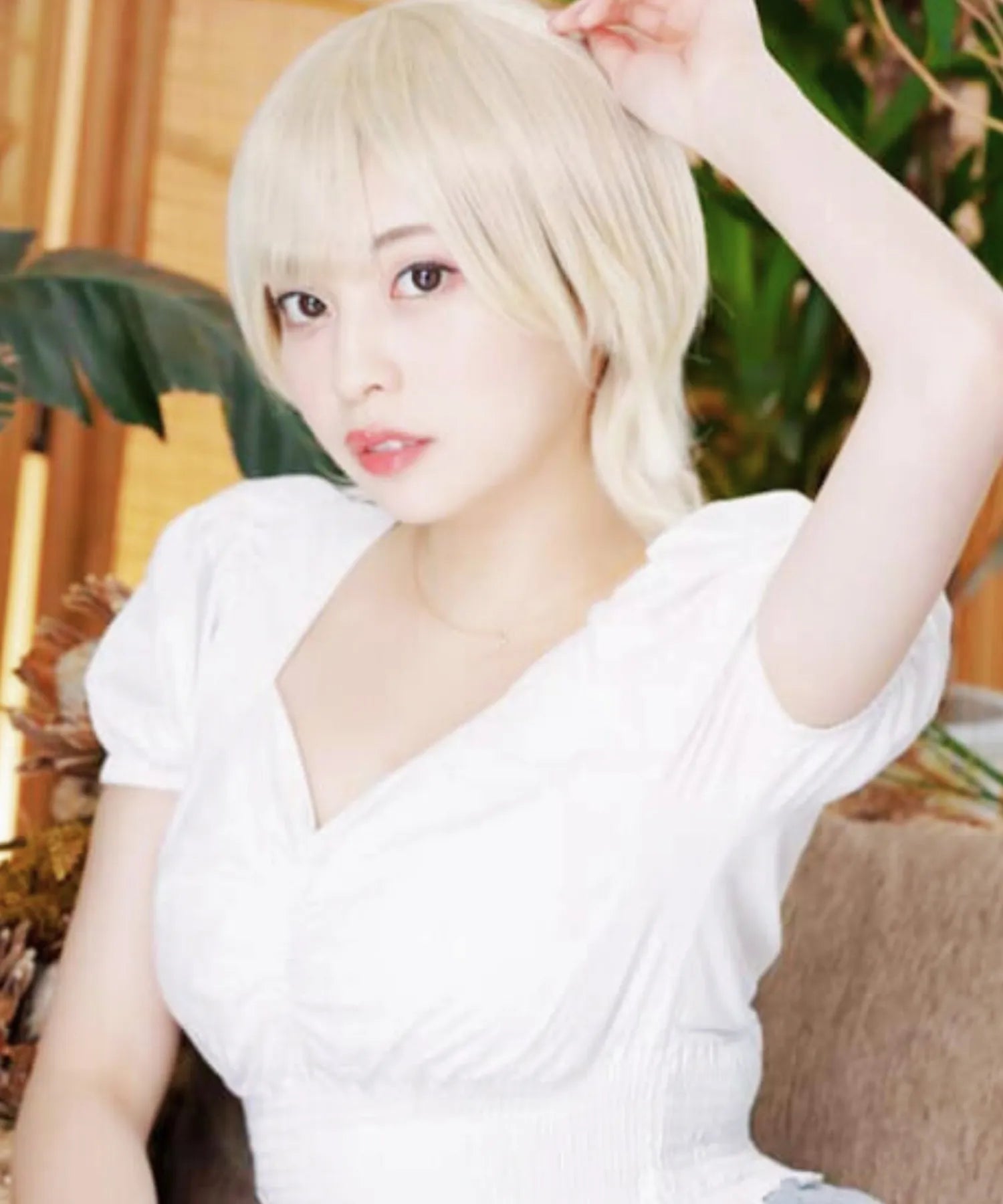 Long neckline short wig