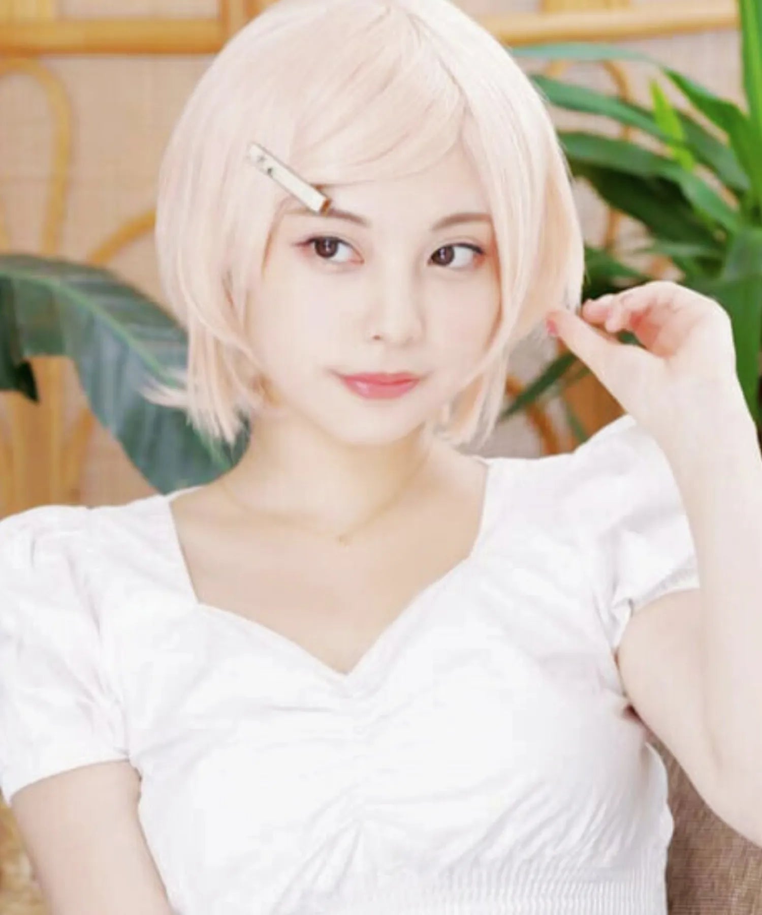 Long neckline short wig