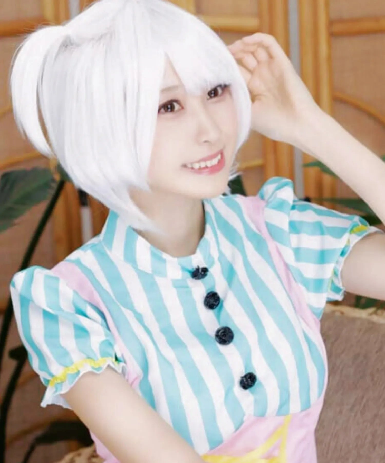 Long neckline short wig
