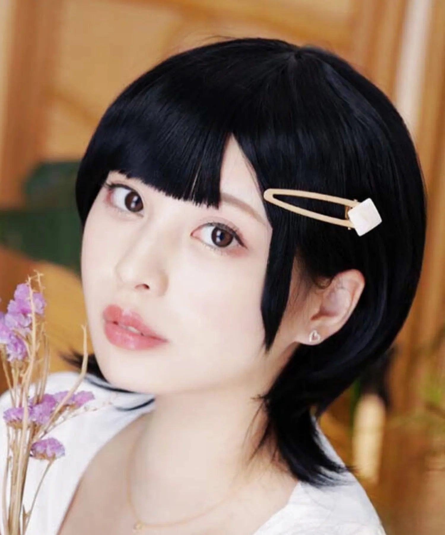 Long neckline short wig