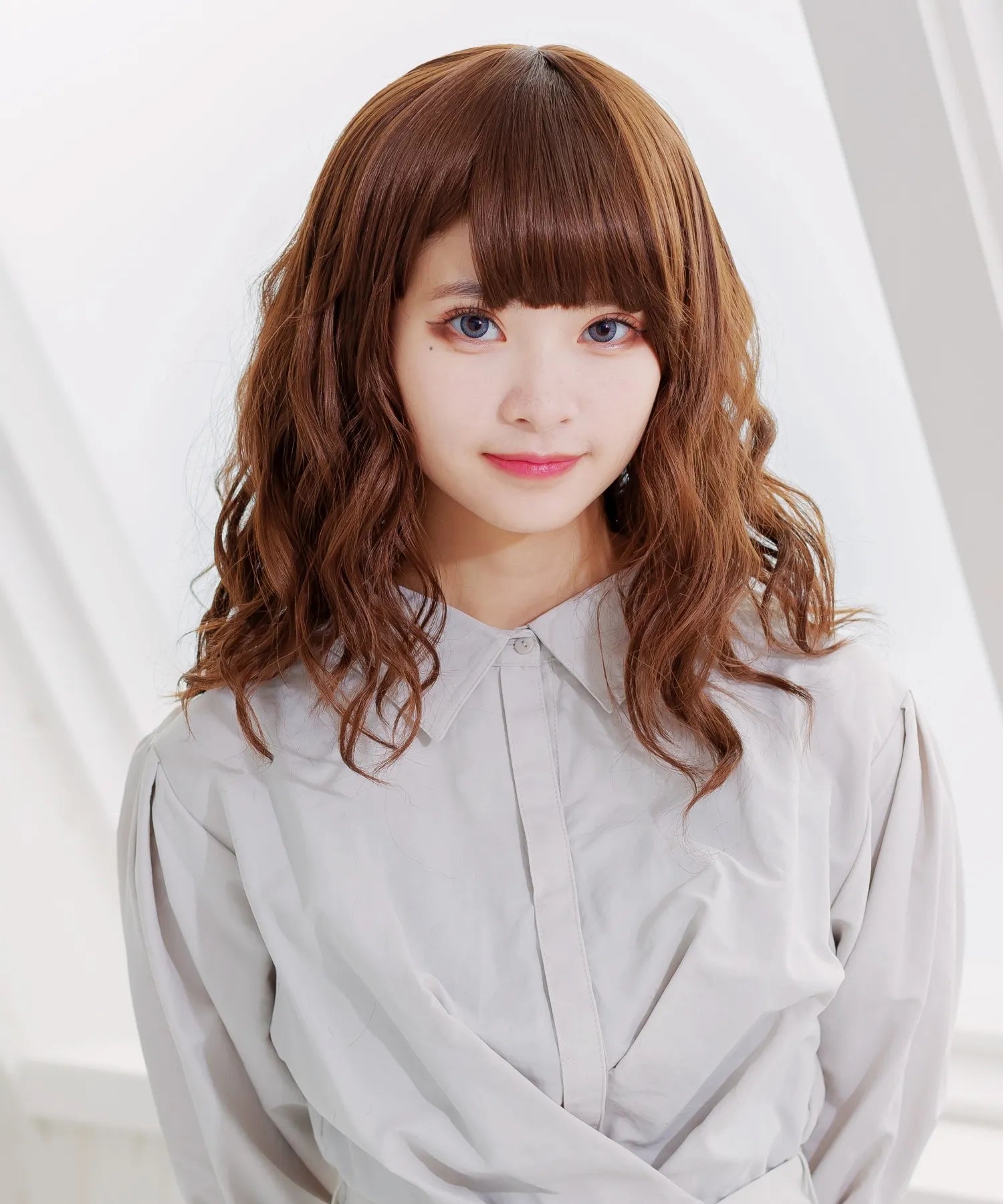 Semi long waved wig