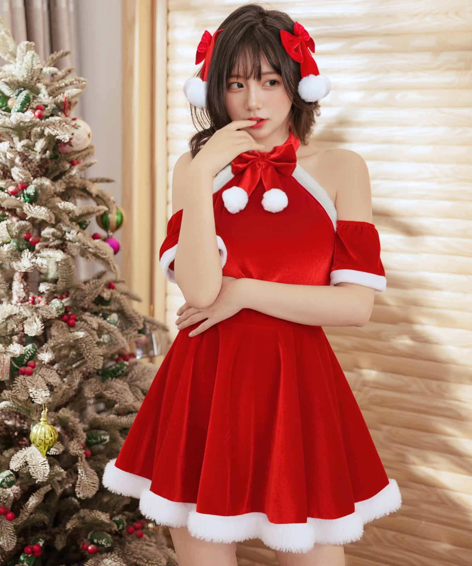 ホルターネックのスウィートサンタ