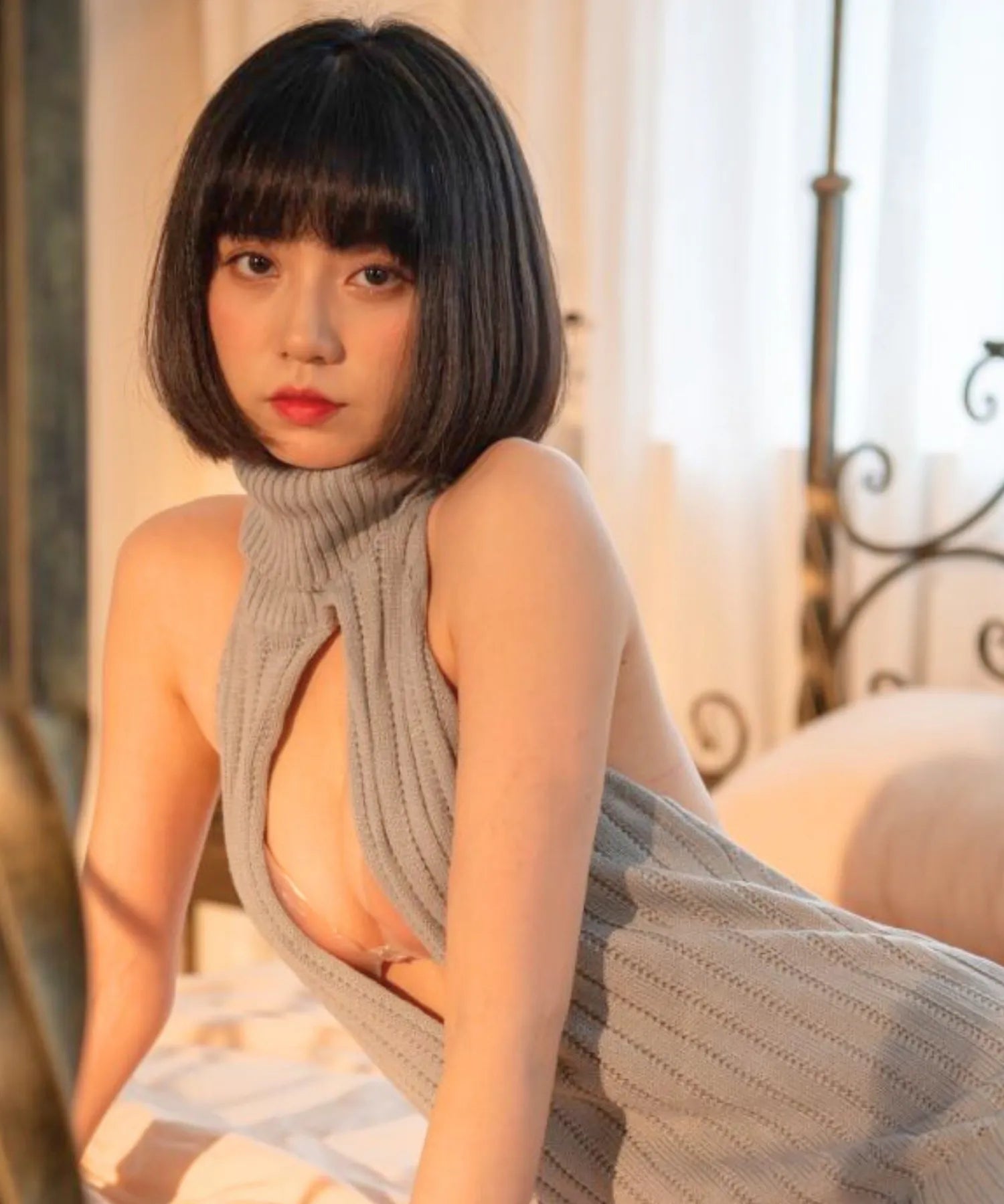 胸開き童貞を殺すセーター