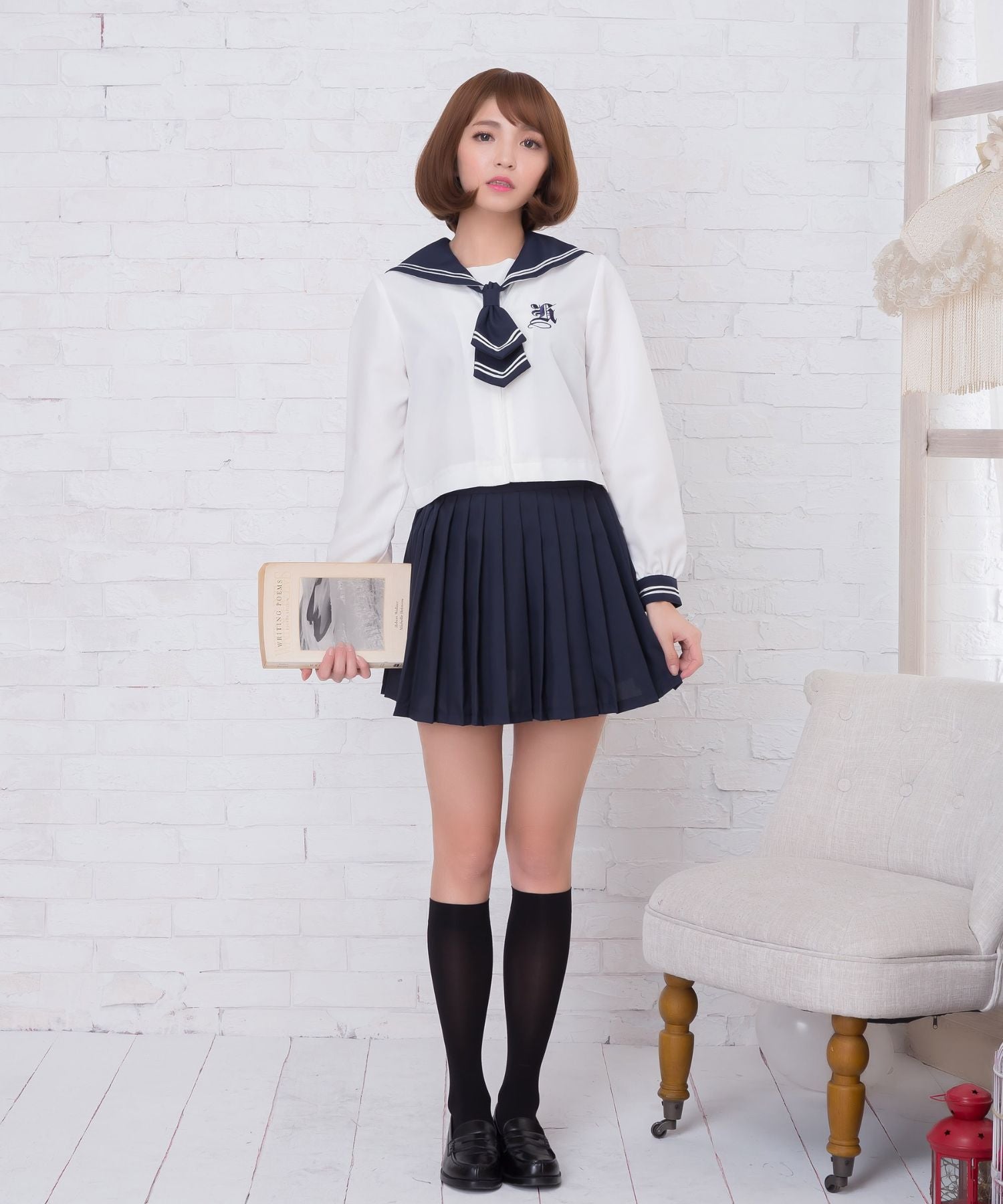 Navy blue with chest embroidery x white tone taisailer (long sleeve)