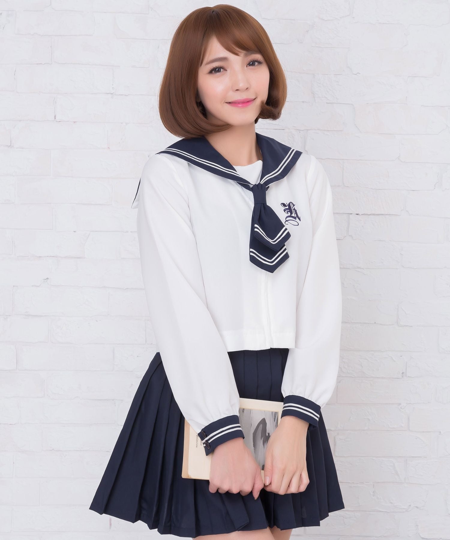 Navy blue with chest embroidery x white tone taisailer (long sleeve)