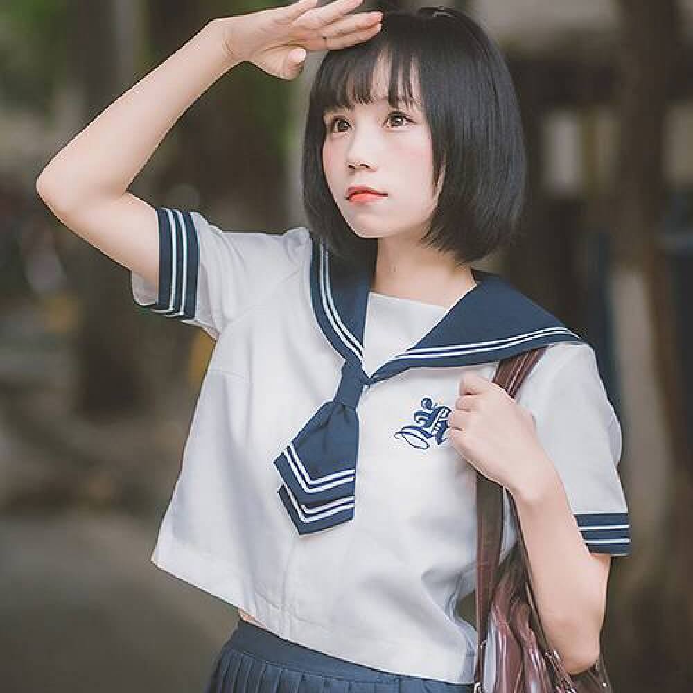 エチエンヌ学園制服