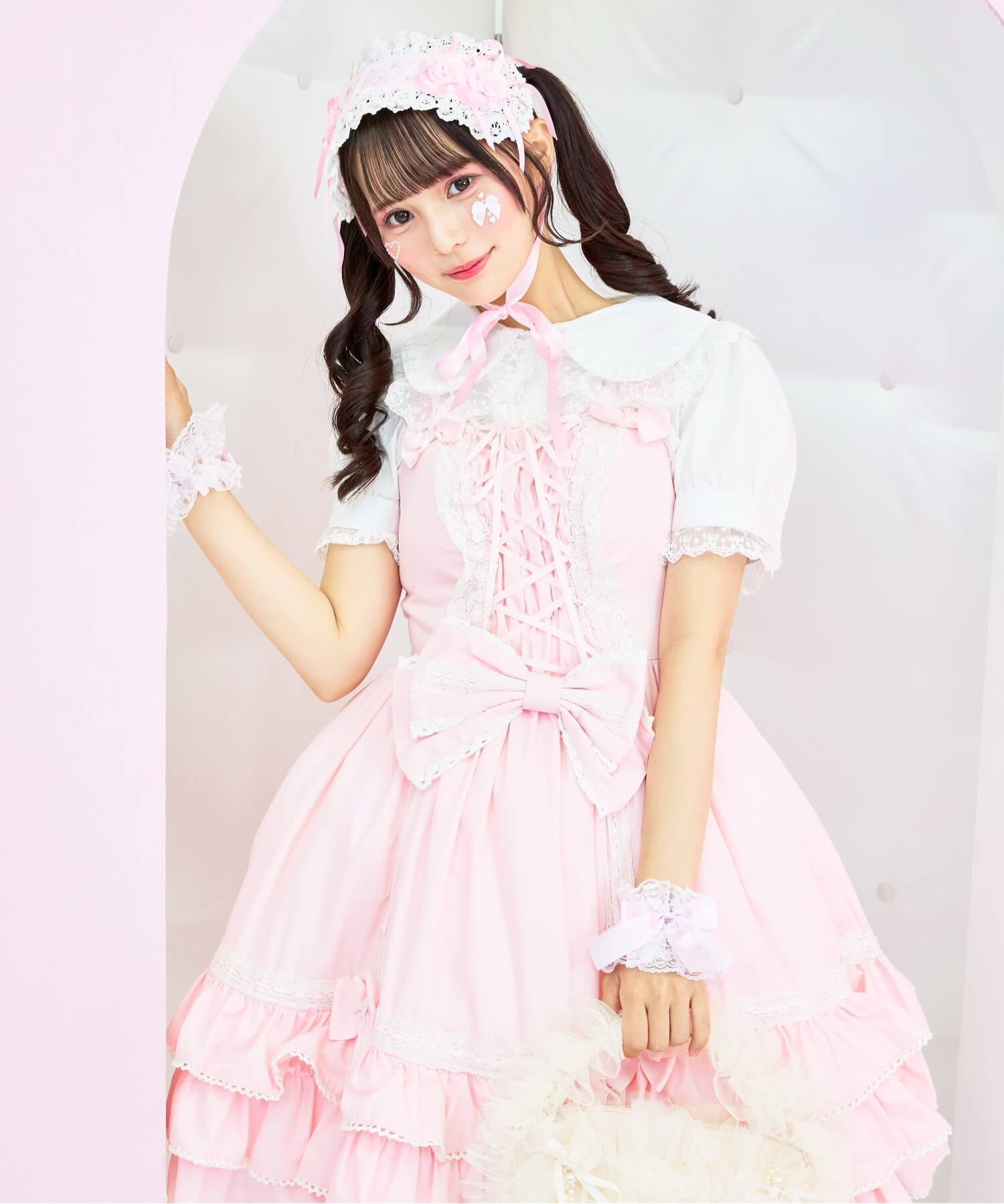 レースアップのリボンフリルジャンパースカート