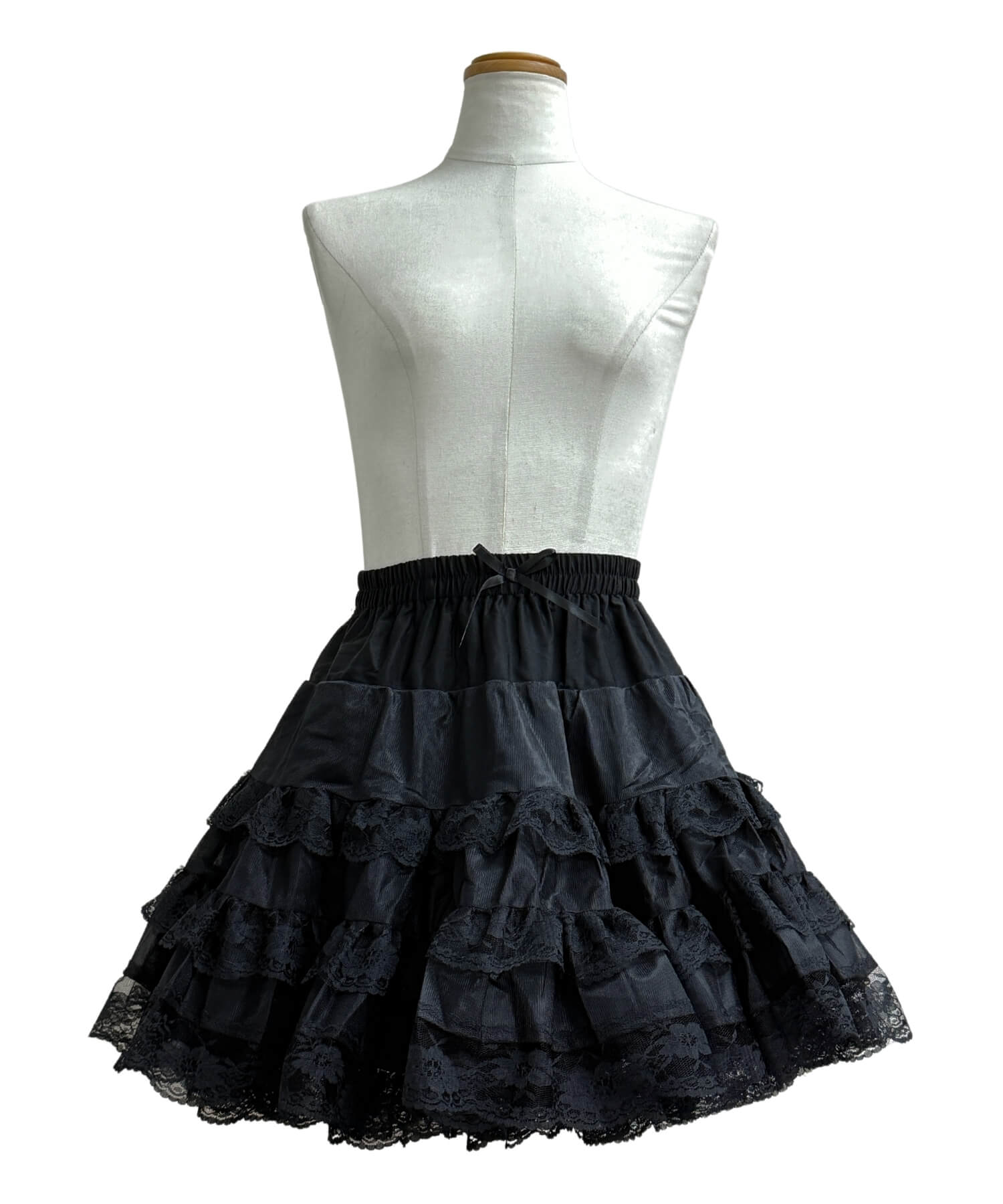 Mini length voluminous lace pannier