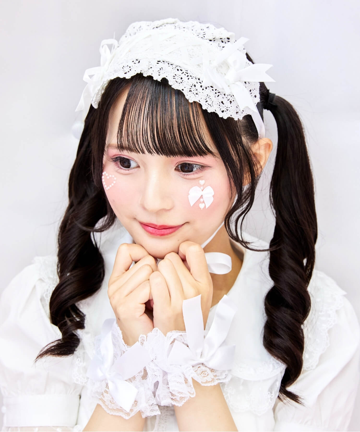 Lace-up ribbon headdress