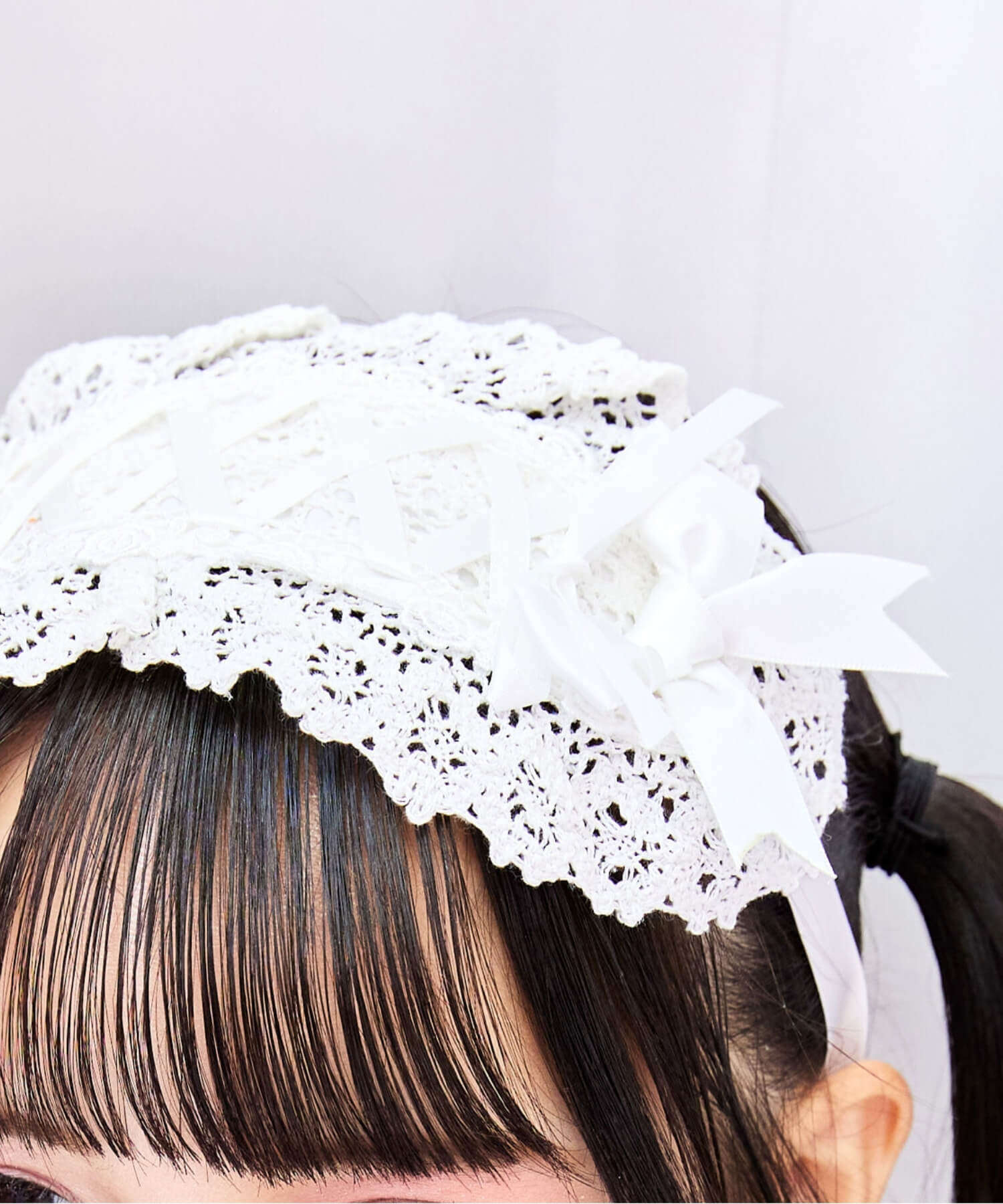 Lace-up ribbon headdress