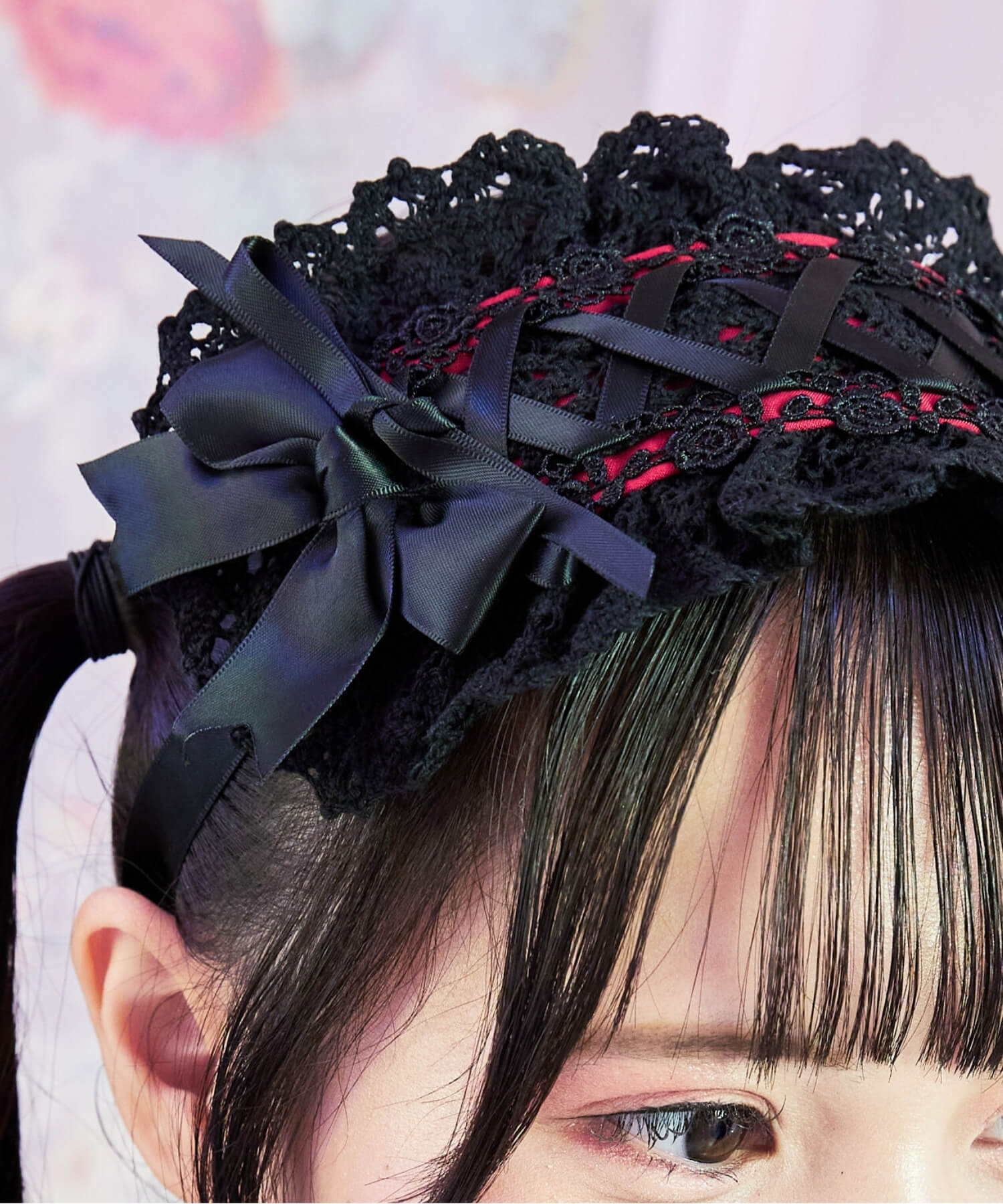 Lace-up ribbon headdress