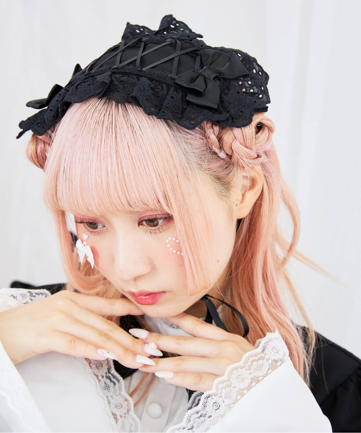 Cut lace ribbon headdress