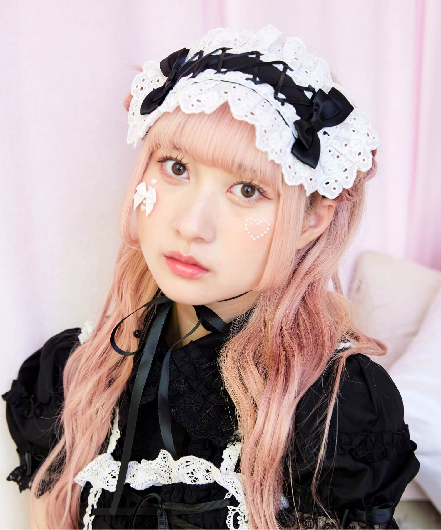 Cut lace ribbon headdress