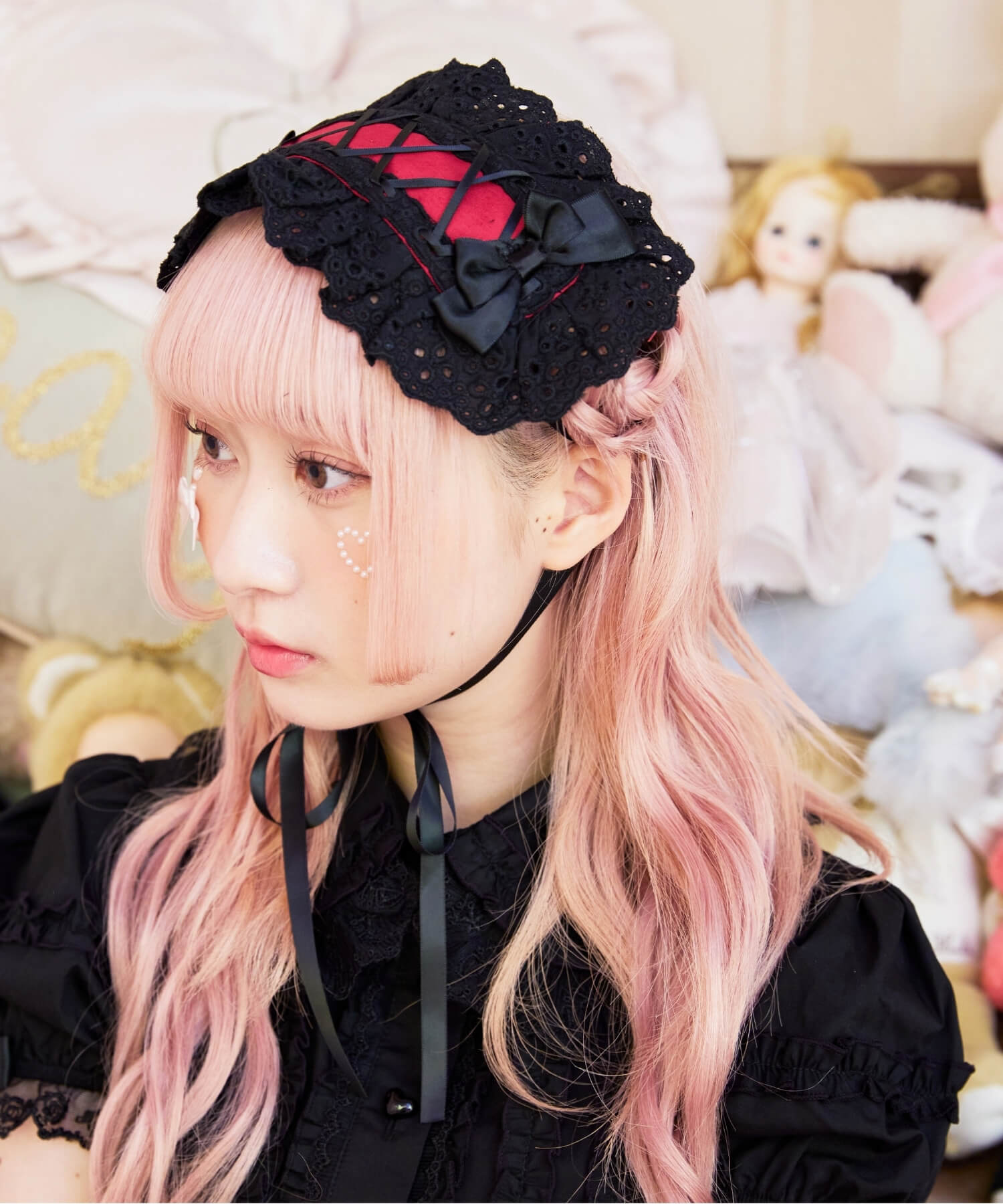 Cut lace ribbon headdress